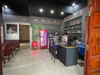 Mình chính chủ cần sang quán coffe-góc phố. góc 2 mặt tiền: 1 mặt vỉa hè dài 20m. 1 mặt dài 6m. 2