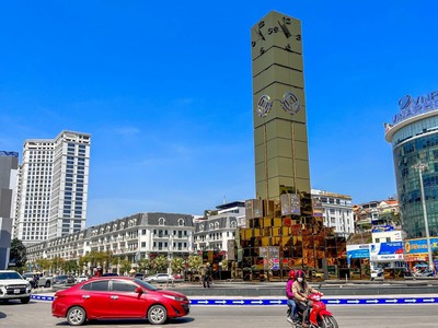 Mang đến thuê căn góc shophouse gần cạnh time garden hạ long 210m2, 5 tầng 0