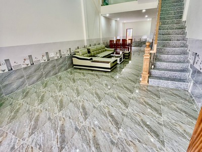 Bán Nhà 1 Trệt 1 Lầu 1 Lững Ở Tân Uyên, Sổ Hồng Riêng, Giá 700TR 0