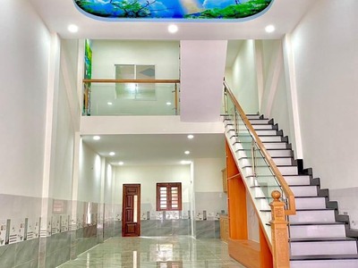 Bán Nhà 1 Trệt 1 Lầu 1 Lững Ở Tân Uyên, Sổ Hồng Riêng, Giá 700TR 2