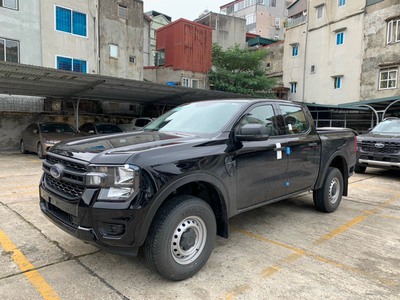 Ranger XLS 1 cầu 2023 đi lướt 5000km, trả trước 150, hỗ trợ vay ngân hàng. 2