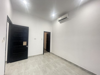 Cho thuê nhà 2 tầng 350m2 sàn ngang 12m đường Trưng Nữ Vương kẹp đường kiệt 5m 6