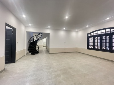 Cho thuê nhà 2 tầng 350m2 sàn ngang 12m đường Trưng Nữ Vương kẹp đường kiệt 5m 0