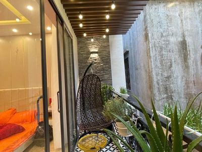 Nhà mới đẹp  6 tầng  Diện tích 42m2   50m ra đến mặt phố Giáp Bát   Gía 3.5 tỷ 0