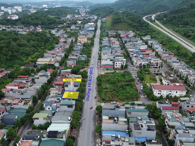 3 lô đất liền nhau tặng kèm nhà 2 tầng đ. hlkd đầu b3 hlkd hiện đang cho thuê kinh doanh rất tốt. 1