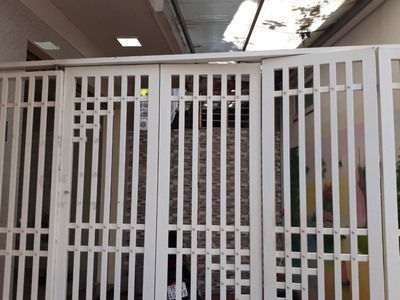 Cho thuê nhà Văn Cao cách mặt đường 4m 5