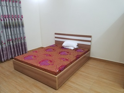 Cho thuê nhà Văn Cao cách mặt đường 4m 6