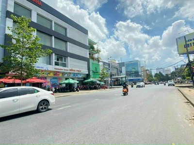 Bán nhà góc 2 mặt tiền đường trần văn khéo với ung văn khiêm.  trung tâm thương mại cái khế . 2
