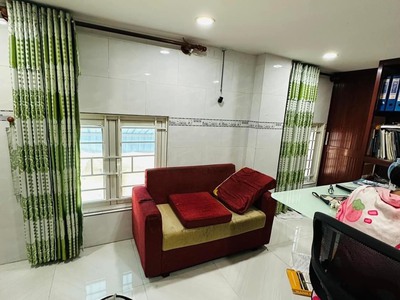 Mặt tiền kinh doanh - phú nhuận - caphee ngắm view - gía 5.7 tỷ thương lượng 1