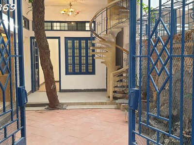 Ba đình   phố kim mã nhà sân vườn   yên tĩnh   gần phố   ở tuyệt vời   xây mới cùng lung linh 1