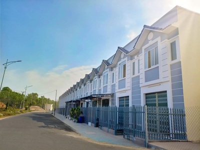 Bán nhà mặt phố 1 trệt 1 lầu phường 4, tp trà vinh  gần kdl huỳnh kha 3