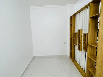 Chính chủ gửi bán nhà 2 tầng phố Miếu Hai Xã 1,350 tỷ có BÌA 0