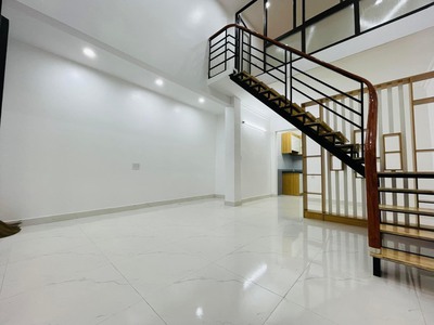 Chính chủ gửi bán nhà 2 tầng phố Miếu Hai Xã 1,350 tỷ có BÌA 5