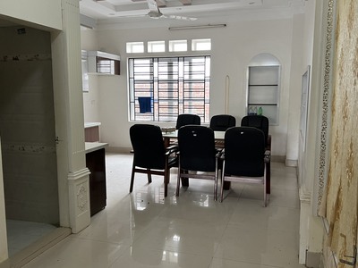 Cho thuê nhà 3 tầng tại Liên Bảo, Vĩnh Yên, Vĩnh Phúc. 4 phòng ngủ giá 12 triệu 1