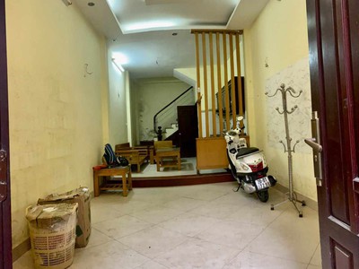 Cho thuê nhà nguyên căn, hgđ, nguyễn hoàng tôn 40m2, 5t, 3n, đủ đồ,12 tr, tây hồ. 0