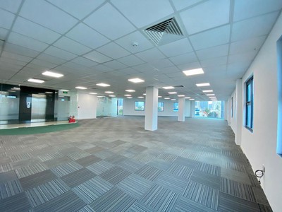 Cho thuê sàn trống, 2 mặt tiền đường trần não, diện tích 340 m2. giá thuê chỉ 160 triệu / tháng 2
