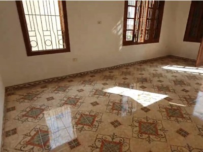 Mình hiện còn trống 2 phòng tầng 4 diện tích 16m và 25m  có ban công và cửa sổ to  ngõ 68 phố quan 1