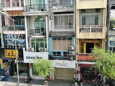 Chỉ với 6,8 tỷ sở hữu căn hộ quận 1 tầng 2 mặt tiền 252 lê thánh tôn - bến thành cách metro 100m 0