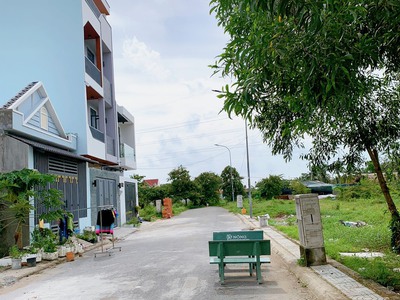 Cần bán lô đất 2 mặt tiền đường Vườn Thơm 8 x 40 0