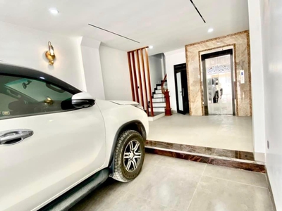 Bán căn nhà 6t phố hoàng quốc việt, 50m2, mt 4.2m tm, gần phố, ô tô tránh. giá 12.8 tỷ. 2