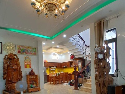Villa gần chợ hòa khánh, liên chiểu, ô tô đỗ trong sân, chỉ 3 tỷ hơn. 0