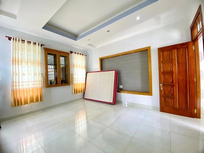 Bán nhà mặt tiền đường nguyễn văn khối ngay công viên làng hoa, dt: 6x22m, 5 tầng, 19 tỷ 3