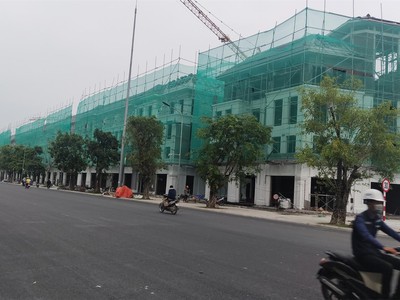 Cho thuê shophouse vinhomes mặt đường 30m, miễn phí thuê 0 đồng trong 18 tháng 4