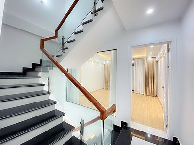 Bán nhà 4 tầng thông minh 4.0 diện tích 55m giá 5.75 tỉ khu phân lô vĩnh niệm 0