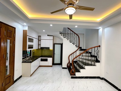 Phân lô, dân trí cao, căn góc ở ngay bán nhà Phạm Ngọc Thạch 0