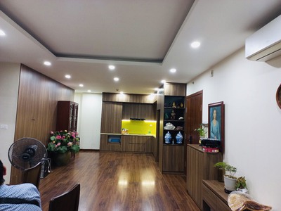 Bán căn cc lô góc chính chủ ciputra 107m, view đẹp 3 pn master, 2 wc giá 4.5 tỷ 2