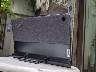 Lenovo Yoga Tab 11: máy tính bảng có chân đế tiện cho giải trí, học online 1