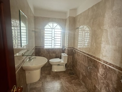 Cho thuê nhà 3 tầng trống suốt 3PN 80m2 đường Bế Văn Đàn gần gần Hà Huy Tập giá 12tr/tháng 4