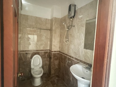 Cho thuê nhà 3 tầng trống suốt 3PN 80m2 đường Bế Văn Đàn gần gần Hà Huy Tập giá 12tr/tháng 9