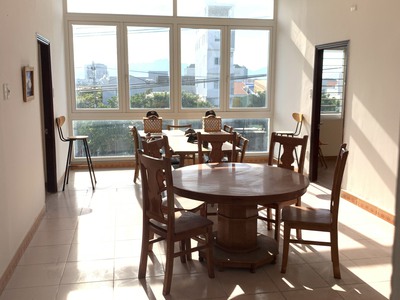 Cho thuê nhà 3 tầng Ngô Quyền 9PN khép kín, tầng hầm để xe gần Trương Định giá chỉ 17tr 6