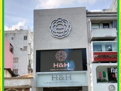 Xuất cảnh cho thuê nguyên căn 7.2 x 24m 1 trệt 2 lầu hai bà trưng q3 tp.hcm 1