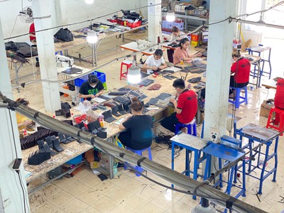 Tìm đại lý, nhà phân phối mặt hàng da bò ,da cá sấu.. 0