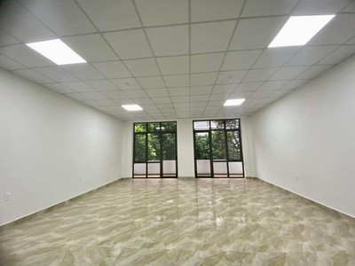 Cho thuê tòa nhà 6,5 tầng tuyến 2 lê hồng phong 84 m giá 60 tr 1