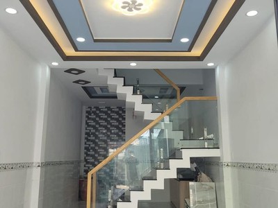 Bán nhà Khu dân cư xuyên á Mỹ hạnh Nam gần Cầu lớn hóc môn 700tr sổ hồng riêng 100m2 3