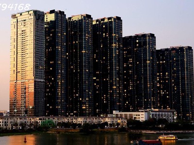 Bán nhanh căn hộ 2 pn, nội thất cơ bản, view sông tại vinhomes golden river ngay trung tâm quận 1 3
