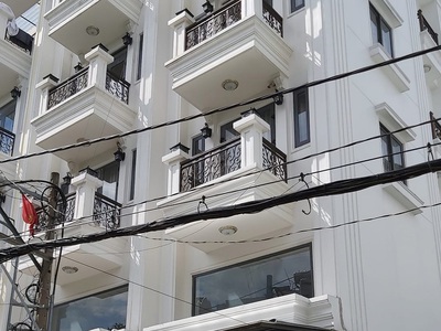 Bán nhà đường số 30 phường 6 quận gv, 5 tầng, đường siêu lớn, giá giảm còn 9.3 tỷ 0