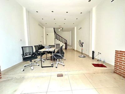 Thật 99    kiếm đâu ra hộ khẩu cầu giấy, yên hòa, 42m2  chỉ nhỉnh 5 tỷ 0