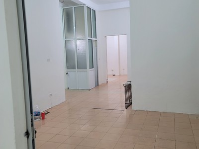 Cho thuê tầng 1 chung cư dịch vong cầu giấy 95m2 2 ngủ 2wc 0