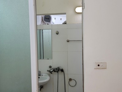 Cho thuê tầng 1 chung cư dịch vong cầu giấy 95m2 2 ngủ 2wc 1