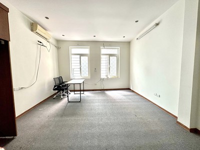 Thật 99    kiếm đâu ra hộ khẩu cầu giấy, yên hòa, 42m2  chỉ nhỉnh 5 tỷ 2