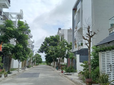 Bán nhà 4 phòng 1 trệt 2 lâu sổ hồng riêng 1ty1 đức hoà long an 1