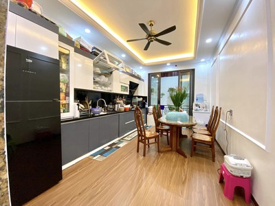 Bán nhà trọ 9 phòng đường Nguyễn Tư Nghiêm, quận 2 142