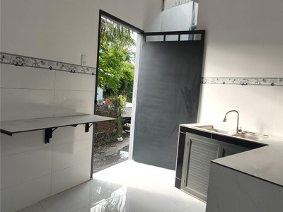 Nhà 2 mặt tiền ở khu vực dân cư đông đúc. chỉ 750 triệu 2