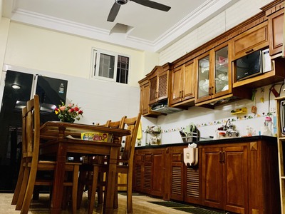 Nhà ở có lộc chuyển đổi nhà to hơn vị trí phố triều khúc dt: 45m, xây 4 tầng 4 phòng ngủ, nhà nở 1