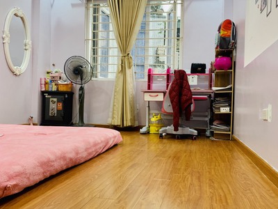 Nhà ở có lộc chuyển đổi nhà to hơn vị trí phố triều khúc dt: 45m, xây 4 tầng 4 phòng ngủ, nhà nở 4