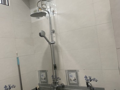 Chuyển công tác nên gia đình cần bán nhà 3 tầng Đường Nguyễn Hữu Thận 1